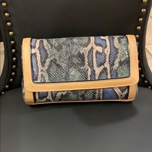 Loft clutch bag